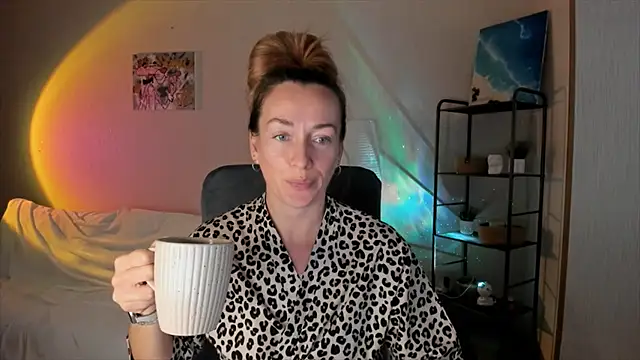 RebeccaMartinez online show from 15, 10, 2025