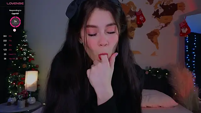 Snapshot of AuroraMari chatting on 7, 1, 2025 AuroraMari online show from 7, 1, 2025