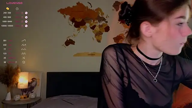 Snapshot of AuroraMari chatting on 17, 2, 2025 AuroraMari online show from 17, 2, 2025