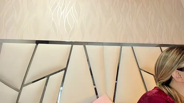 Snapshot of kimberly7_ chatting on 19, 10, 2025 kimberly7 online show from 19, 10, 2025