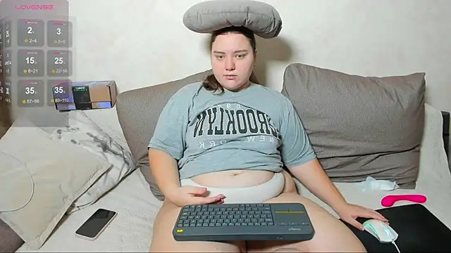 Snapshot of Comprom1se chatting on 10, 1, 2025 Comprom1se online show from 10, 1, 2025