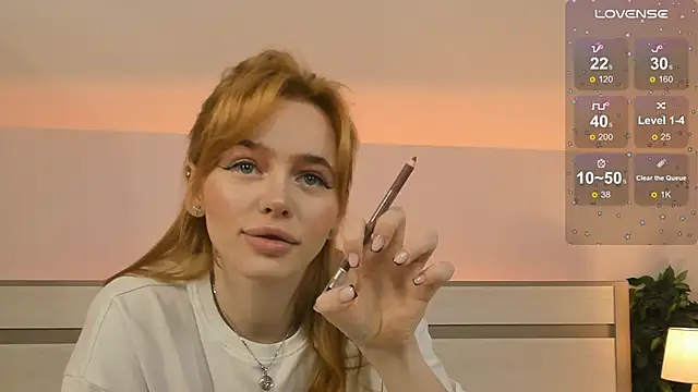 Snapshot of Phoenix_Margo chatting on 14, 9, 2025 Phoenix Margo online show from 14, 9, 2025