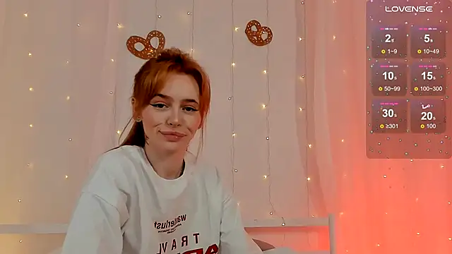 Snapshot of Phoenix_Margo chatting on 22, 9, 2025 Phoenix Margo online show from 22, 9, 2025