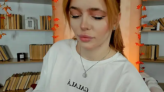 Snapshot of Phoenix_Margo chatting on 6, 10, 2025 Phoenix Margo online show from 6, 10, 2025