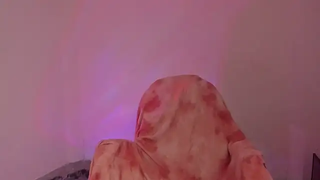 Snapshot of _lh_ chatting on 14, 10, 2025 lh online show from 14, 10, 2025