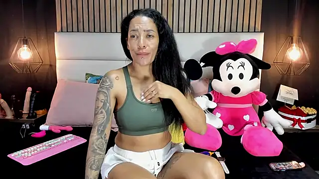 NiicolleMiller online show from 15, 2, 2025