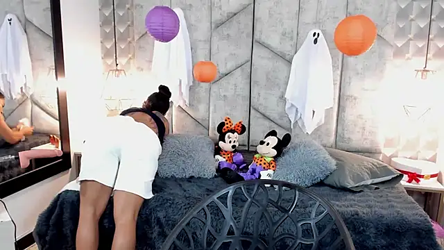 NiicolleMiller online show from 20, 10, 2025