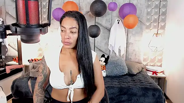 NiicolleMiller online show from 24, 10, 2025