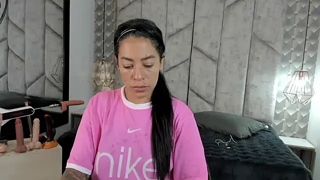 NiicolleMiller online show from 10, 11, 2025