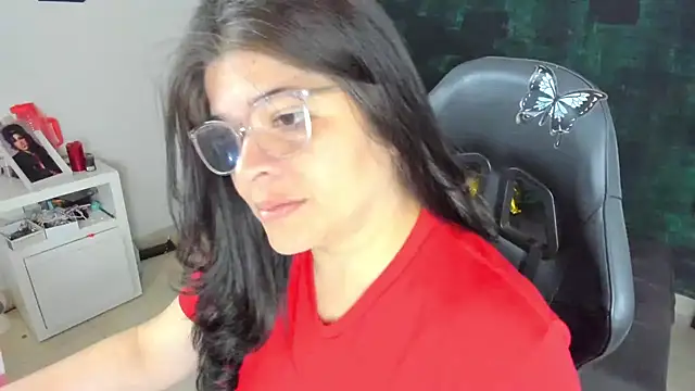 Snapshot of BellaFlaming chatting on 1, 2, 2025 BellaFlaming online show from 1, 2, 2025