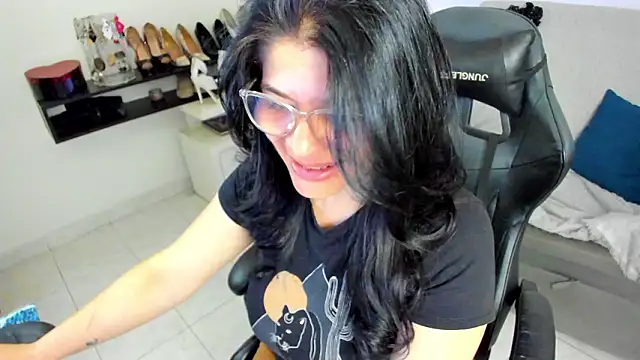 Snapshot of BellaFlaming chatting on 10, 3, 2026 BellaFlaming online show from 10, 3, 2026