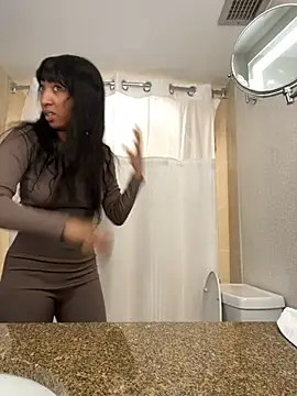 Iceblanca online show from 2, 2, 2025