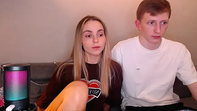 juliaanddima online show from 4, 12, 2025