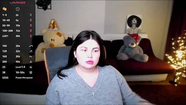 Snapshot of Emily_Mo chatting on 26, 12, 2024 Emily Mo online show from 26, 12, 2024