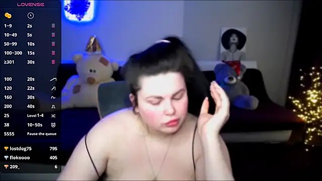 Snapshot of Emily_Mo chatting on 27, 12, 2024 Emily Mo online show from 27, 12, 2024