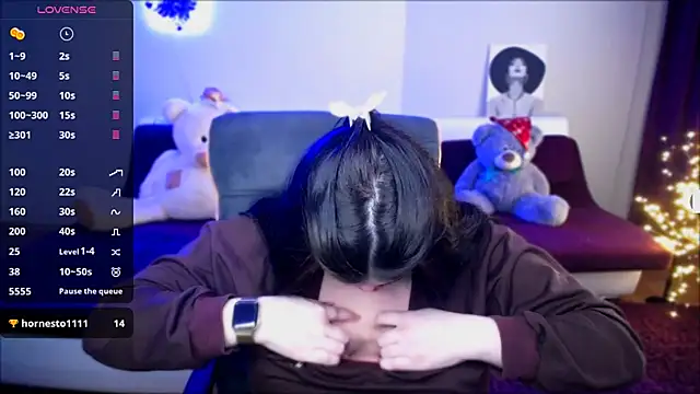 Snapshot of Emily_Mo chatting on 2, 1, 2025 Emily Mo online show from 2, 1, 2025