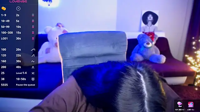 Snapshot of Emily_Mo chatting on 3, 1, 2025 Emily Mo online show from 3, 1, 2025