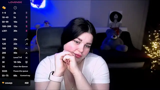 Snapshot of Emily_Mo chatting on 8, 1, 2025 Emily Mo online show from 8, 1, 2025