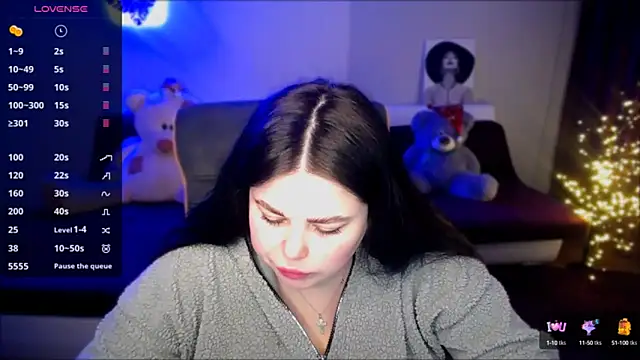 Snapshot of Emily_Mo chatting on 13, 1, 2025 Emily Mo online show from 13, 1, 2025