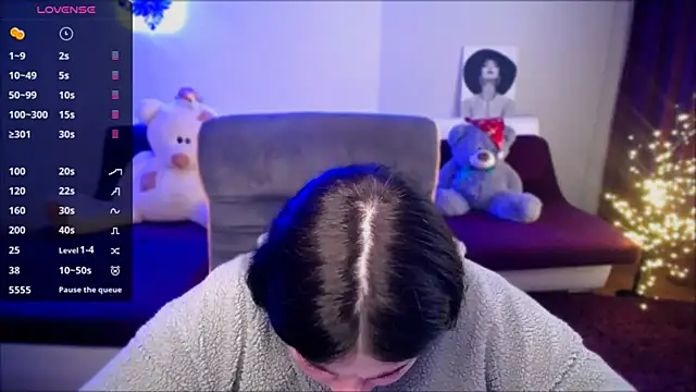 Snapshot of Emily_Mo chatting on 13, 1, 2025 Emily Mo online show from 13, 1, 2025