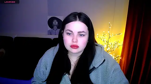 Snapshot of Emily_Mo chatting on 22, 1, 2025 Emily Mo online show from 22, 1, 2025