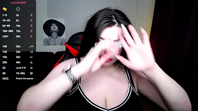 Snapshot of Emily_Mo chatting on 2, 2, 2025 Emily Mo online show from 2, 2, 2025