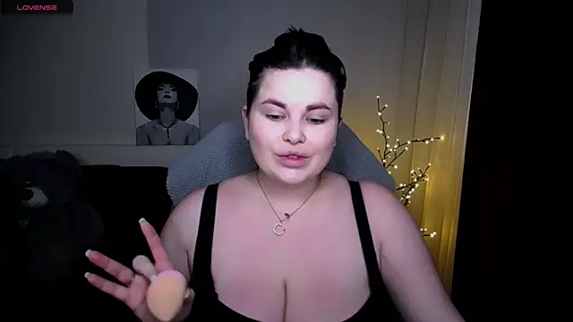 Snapshot of Emily_Mo chatting on 16, 2, 2025 Emily Mo online show from 16, 2, 2025