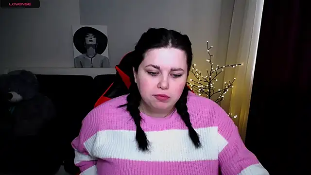 Snapshot of Emily_Mo chatting on 23, 2, 2025 Emily Mo online show from 23, 2, 2025