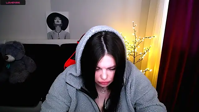 Snapshot of Emily_Mo chatting on 26, 2, 2025 Emily Mo online show from 26, 2, 2025