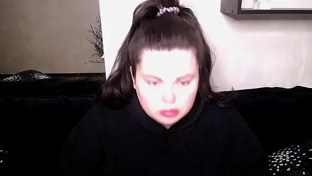 Snapshot of Emily_Mo chatting on 10, 10, 2025 Emily Mo online show from 10, 10, 2025