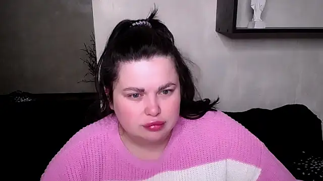 Snapshot of Emily_Mo chatting on 19, 10, 2025 Emily Mo online show from 19, 10, 2025