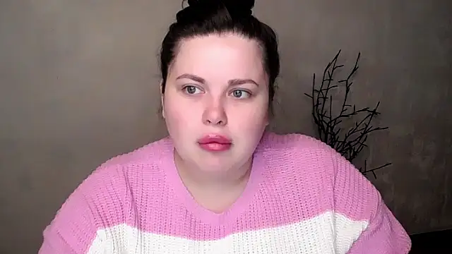 Snapshot of Emily_Mo chatting on 15, 11, 2025 Emily Mo online show from 15, 11, 2025