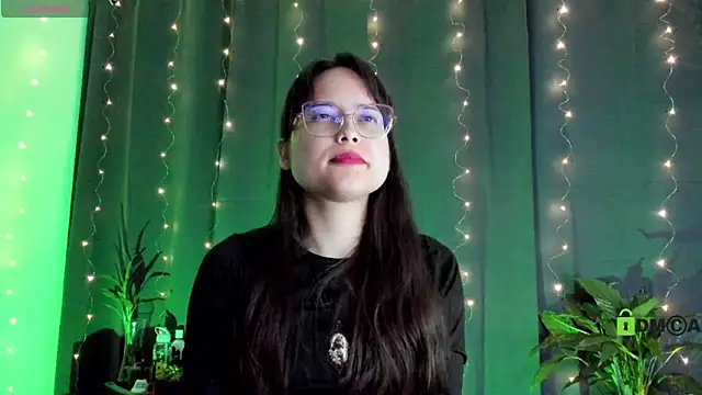 Snapshot of shantalc3rezo chatting on 4, 2, 2025 shantalc3rezo online show from 4, 2, 2025