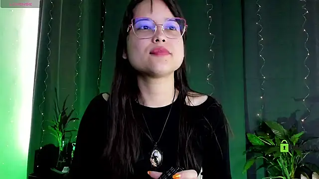 Snapshot of shantalc3rezo chatting on 6, 2, 2025 shantalc3rezo online show from 6, 2, 2025