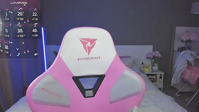 Snapshot of Katie_Cooper_ chatting on 14, 12, 2024 Katie Cooper online show from 14, 12, 2024