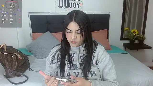 eva six online show from 8, 10, 2025