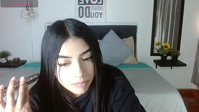 eva six online show from 9, 10, 2025