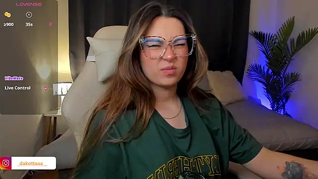 dakottaa  online show from 28, 11, 2025