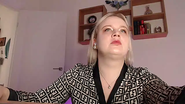 Snapshot of Karolina_love_ chatting on 15, 11, 2025 Karolina love online show from 15, 11, 2025