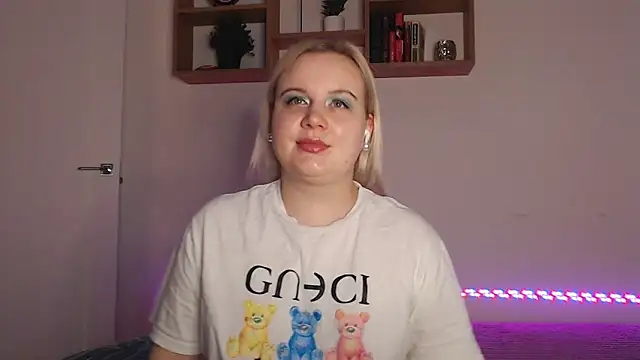 Snapshot of Karolina_love_ chatting on 21, 11, 2025 Karolina love online show from 21, 11, 2025