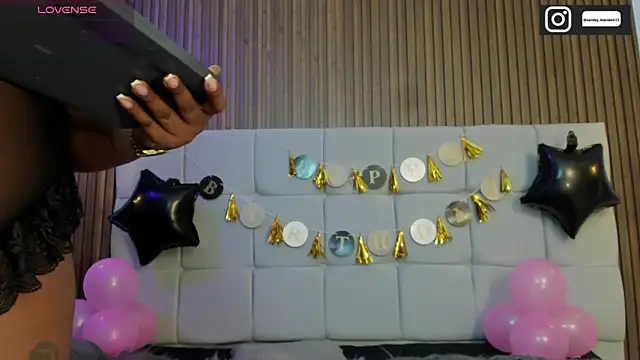 Saravy Blandon online show from 20, 12, 2025