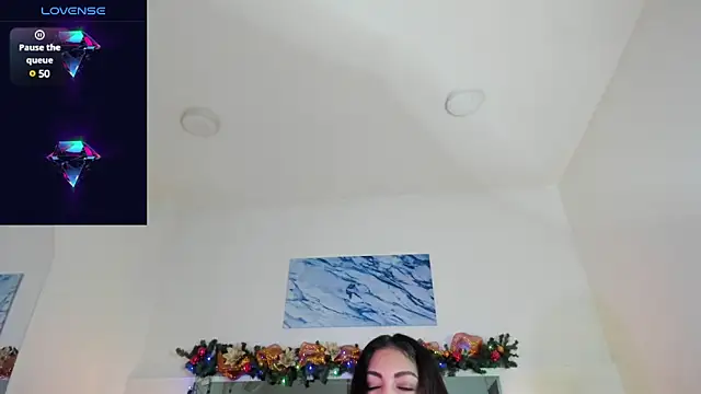 Snapshot of Lauralove_69 chatting on 27, 12, 2024 Lauralove 69 online show from 27, 12, 2024