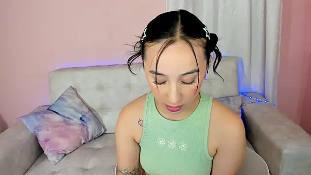 Snapshot of tinysara chatting on 6, 2, 2025 tinysara online show from 6, 2, 2025