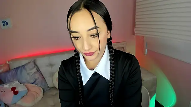 Snapshot of tinysara chatting on 17, 11, 2025 tinysara online show from 17, 11, 2025