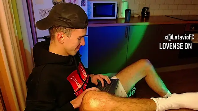 Snapshot of Midnighter_ chatting on 30, 9, 2025 Midnighter online show from 30, 9, 2025