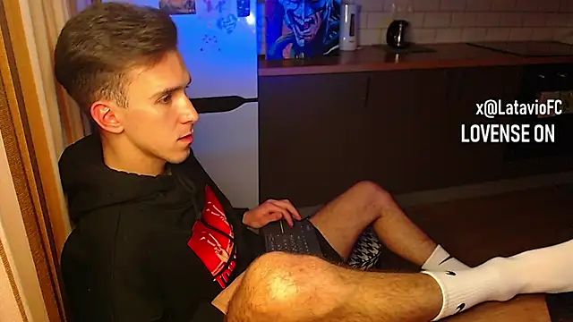 Snapshot of Midnighter_ chatting on 29, 10, 2025 Midnighter online show from 29, 10, 2025