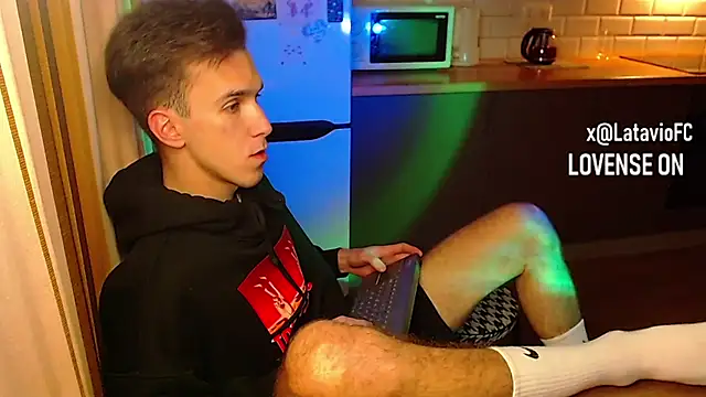 Snapshot of Midnighter_ chatting on 30, 10, 2025 Midnighter online show from 30, 10, 2025