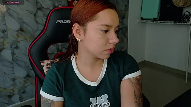 Snapshot of samantha_tattu chatting on 8, 10, 2025 samantha tattu online show from 8, 10, 2025