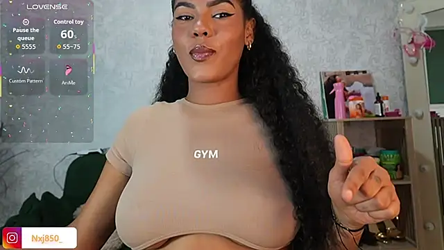 HOTBLACKANDWHITE2 online show from 8, 2, 2026