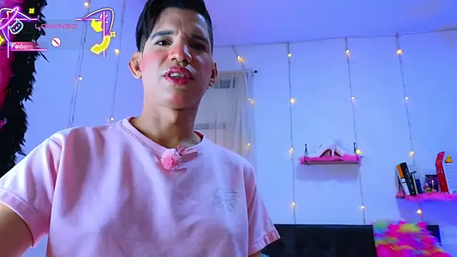 Snapshot of Ariel_Femboy_ chatting on 8, 2, 2026 Ariel Femboy online show from 8, 2, 2026